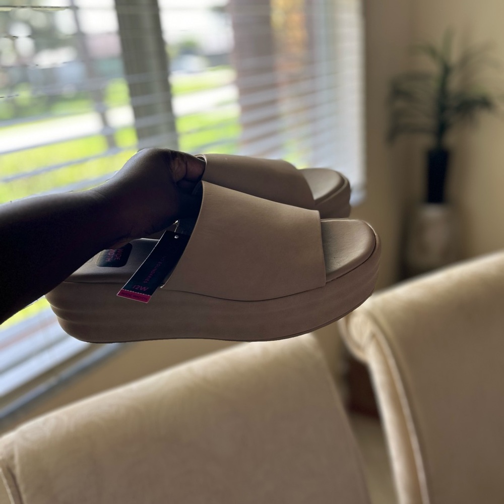 Platform sandals